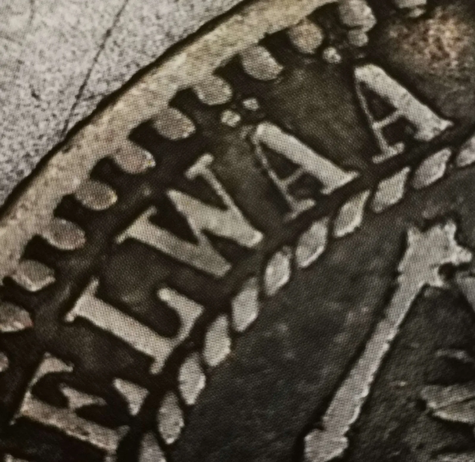 1 markka 1865 variantti 2.8 Än pisteet